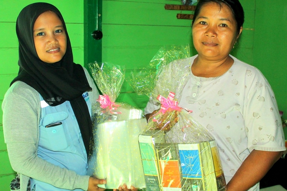 Revitalisasi UMKM Melalui Pembuatan Kemasan Produk